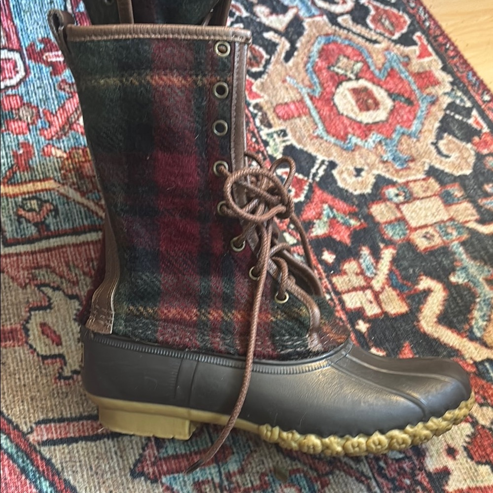 Womens L.L. Bean Plaid Wool Duck Boots 8